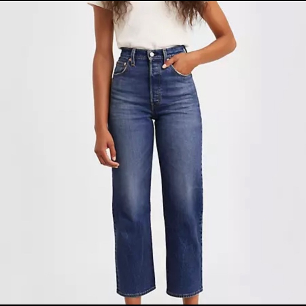 NEW Premium Levis Ribcage Straight